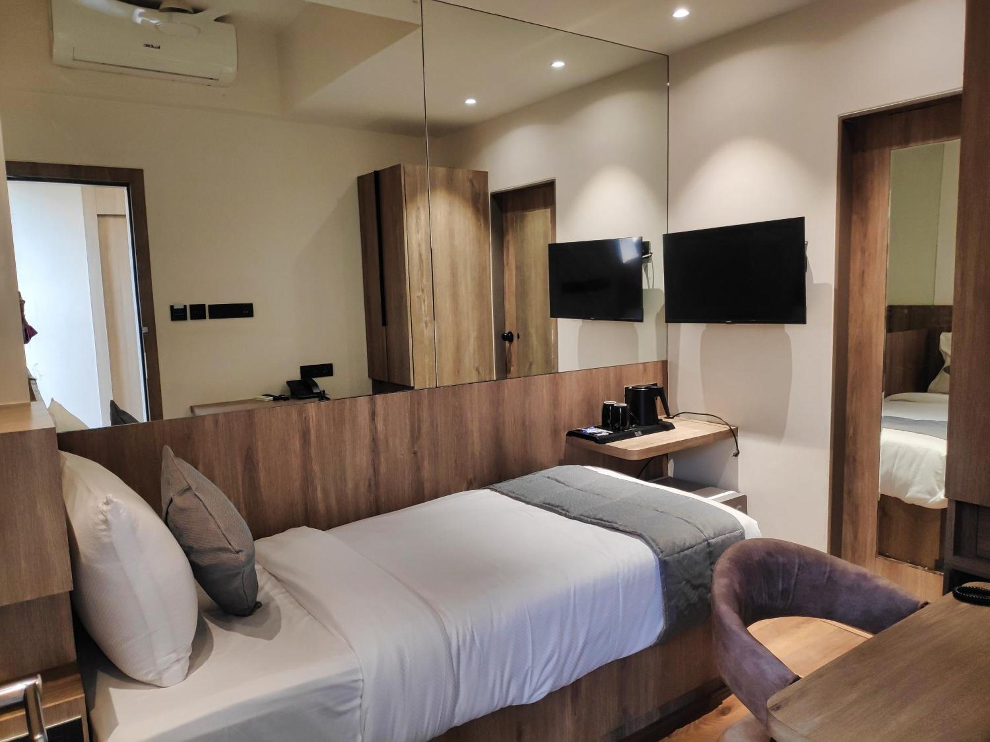 Maxxvalue Hotel Midc - Andheri 뭄바이 외부 사진